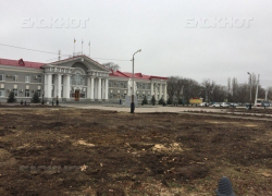 Когда зазеленеет сквер на площади Ленина: в Волгодонске не могут найти деньги на благоустройство вырубленного сквера