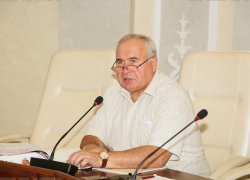 Я прошу настроиться поработать на свежем воздухе, - Александр Милосердов пригласил городские службы на субботник 