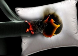 В Волгодонске из-за курения в постели двое сожителей едва не сгорели заживо