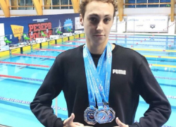 Егор Бойцов показал «бойцовский» характер на всероссийских соревнованиях по плаванию 