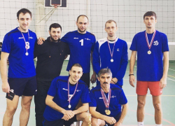 Волейболисты микрорайона №9 вырвали победу у атомщиков в финале кубка «ReФормы»