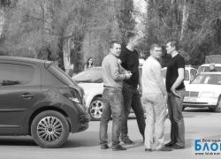 Водитель БМВ устроил пьяный дебош на дороге