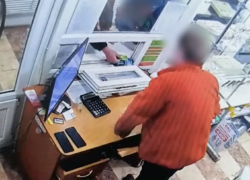 Нашел банковскую карту, побежал все тратить в ломбард и сразу же засветился на камеру: вора-рецидивиста задержали в Волгодонске 