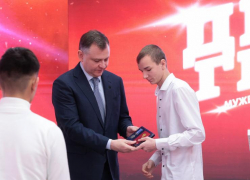 Юных героев наградили медалями в Ростовской области