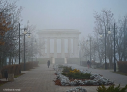 В Цимлянске ротонда, отреставрированная в рамках федерального проекта, продолжает разрушаться