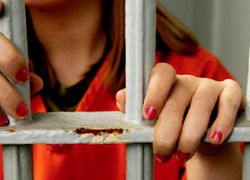 Волгодончанка в пьяном угаре пыталась прирезать своего любимого мужчину 