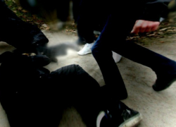 Молодого парня зарезали в районе «Востока» на глазах матери в Волгодонске