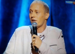 Волгодонец Вячеслав Передерей дебютировал на канале "Россия 1" с шутки про лысину и смог рассмешить Галустяна 