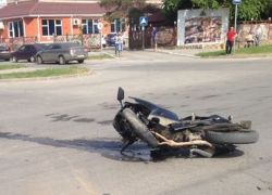 В Волгодонске на Гагарина «Hyundai» сбил мотоциклиста