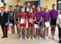 Акробаты из Волгодонска с успехом выступили на Всероссийских соревнованиях