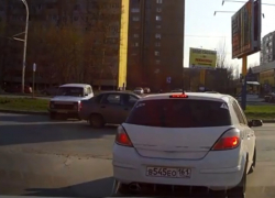 В Волгодонске водитель «Нивы» забыл поставить автомобиль на ручник, что из этого вышло — ВИДЕО