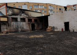 В Волгодонске снесли сгоревшую часть рынка «Авангард» 