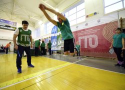 Нехватку средств на инвентарь для работы инструкторов по спорту обсудили на депутатской комиссии 