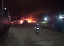 «Дышать нечем»: Крупный пожар случился в цехе по изготовлению моющих средств в Волгодонске