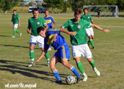 Волгодонский ФК «Маяк» пропустил три мяча в матче с сулинским клубом «Донгаздобыча»
