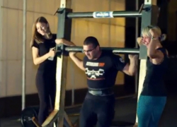 В Волгодонске провели первую фитнес-ночь с экстремальными нагрузками