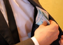 В Волгодонске директор предприятия не стал выплачивать работникам долг в 100 000 рублей