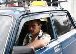 В Волгодонске двое парней продали краденную автомагнитолу бдительному таксисту 