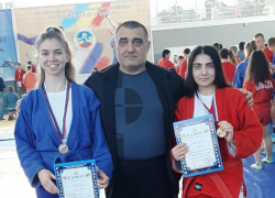 Две волгодончанки стали призерами чемпионата по самбо в Новочеркасске 