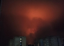 Ярко-красное небо напугало жителей Волгодонска в ночное время