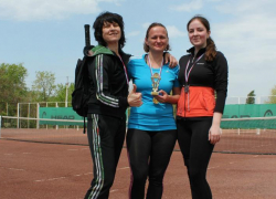 Более 60 теннисистов приняли участие в праздничном турнире