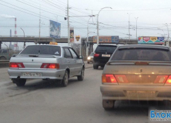Волгодонские таксисты грубо нарушают не только ПДД, но и правила перевозки пассажиров