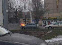 В центре новой части Волгодонска загорелся ВАЗ-2111