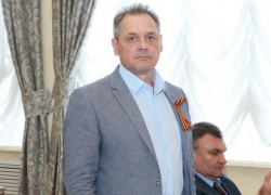 Нового директора департамента «отчитали» за невыполнение ямочного ремонта дорог в обещанные сроки