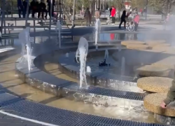 Пока в тестовом режиме: в сквере «Дружба» заработал новый фонтан