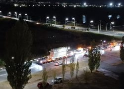 Уникальное сверхгабаритное оборудование проследовало со спецпричала в промзону в Волгодонске