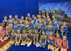 Россыпь наград разного достоинства привезли волгодонские гимнастки с чемпионата «Степная мелодия»