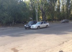 В Волгодонске на улице 50 лет СССР столкнулись две иномарки — читатель