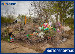 За горами мусора не видно могил: как выглядит «новое кладбище» в преддверии Пасхи