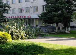 Ночной ураган повалил деревья в Волгодонске 