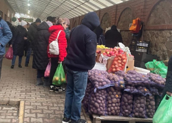 Волгодонск в преддверии  «праздника живота»: рынок «Машенька» - эпицентр новогоднего шопинга 