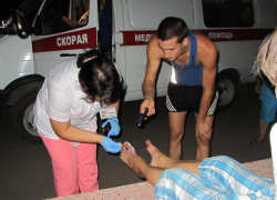 В волгодонском парке Победы от фонтана откололась плита и упала на ноги школьника 