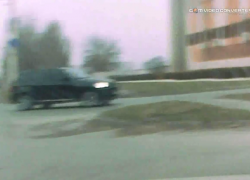 В Волгодонске «БМВ Х-3» свернул на «встречку» возле АТС 3, 4 и даже не попытался вернуться на свою полосу