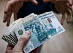 Взятка за «закрытые глаза» привела волгодонского судоисполнителя к скамье подсудимых