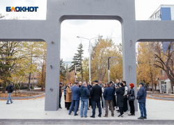 Об автополиве забыли, старые столбы останутся на месте, а контракт с подрядчиком можно было не расторгать: пикантные подробности работ на бульваре у сквера «Дружба»