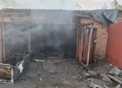 Чуть не погиб человек: взорвавшийся баллон разнес гараж изнутри ночью в Волгодонске 