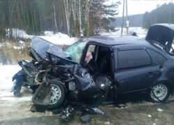 Три человека пострадали в столкновении «Приоры» и «Калины» на трассе Ростов-Волгодонск