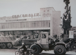 Памятник «Корчагинский поход продолжается» открыли в Волгодонске благодаря «хитрой» песчаной насыпи