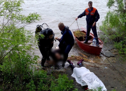 Пассажиры лодки утонули при попытке переплыть реку