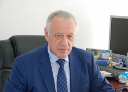 Доход депутата-врача Виктора Дорохова не намного больше, чем у директоров школ 