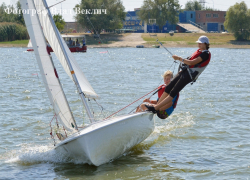   В Волгодонске на заливе возле ТРЦ прошла парусная регата памяти Николая Никифорова