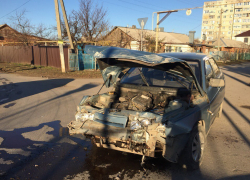 ВАЗ разворотило после мощного столкновения с «Калиной» в Старосоленом – есть пострадавшие 