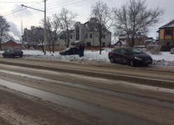 На Энтузиастов два «Хендая» попали в аварию, есть пострадавший, - очевидец