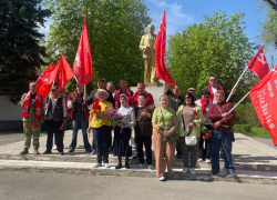  Волгодонские коммунисты отметили 155-летие Владимира Ильича Ленина