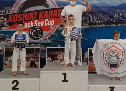 Юные каратисты из Волгодонска заняли призовые места на турнире в Сочи