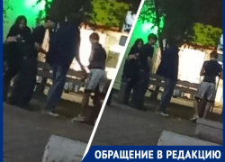 «Залезли на фонарный столб и разбили плафон»: очевидцы о вандалах на площади ДК Курчатова